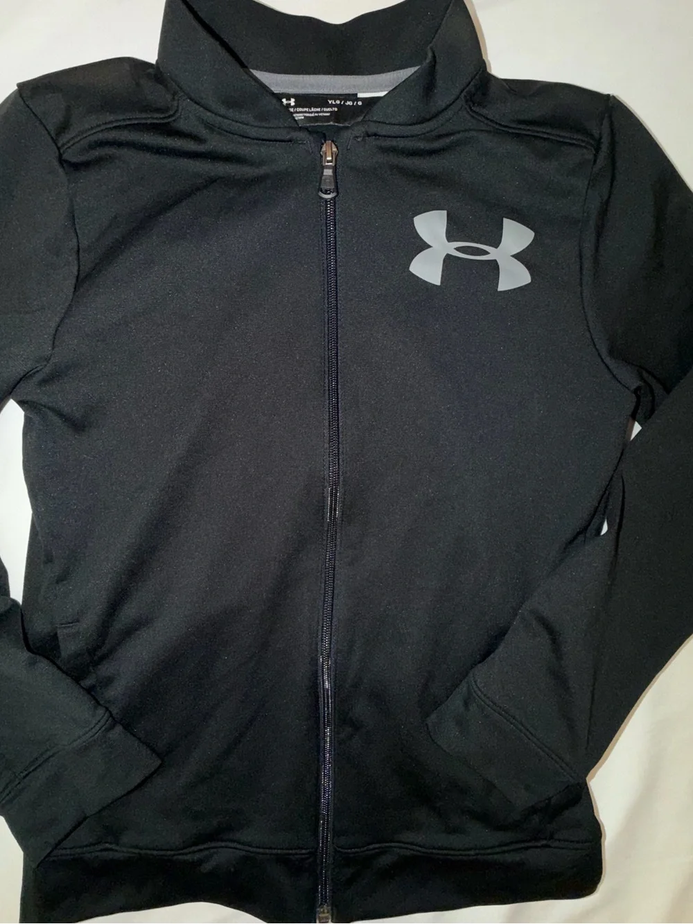 Under Armour Black Zip-Up Jacket with Gray Logo Youth M 0023